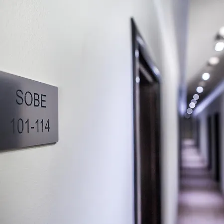 テルミナス ホテル ポドゴリツァ