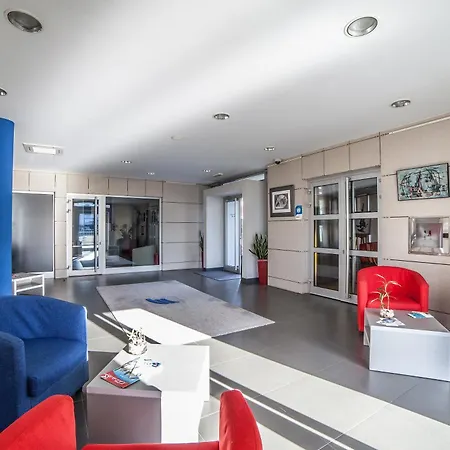 テルミナス 3* ポドゴリツァ