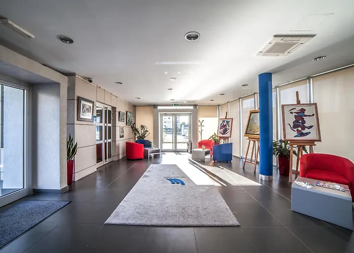 特米内斯酒店 3*